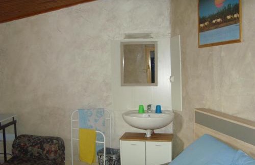 Jumeaux Hotel | Le Bravard