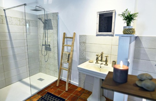 Labeaume House | Le Bruit de l'eau (Chambre Boudoir)