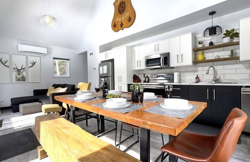 Sainte-Lucie-des-Laurentides House | Le2089 - Spa and beach - Chalets in the north of France