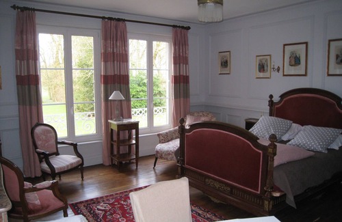 Hypercourt House | Le Château d'Omiécourt