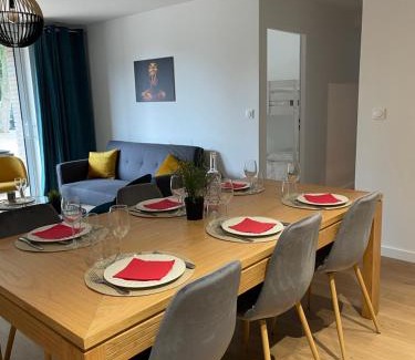 Hersin-Coupigny Apartment | Le Château de Toile - Gîte du Bosquet