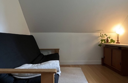 St-Adolphe-d'Howard Cabin | Le chalet bleu des Laurentides | Cozy Blue Cabin in the Laurentiens