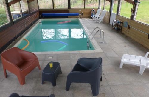 (le) Mesnil Hue House | Le champ bourdon