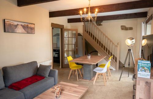 (le) Mesnil Hue House | Le champ bourdon