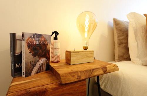 Sallaumines Apartment | Le Charme Parisien - Confortable