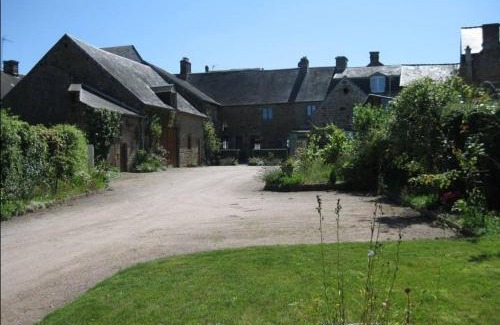Carrouges House | Le cheval blanc