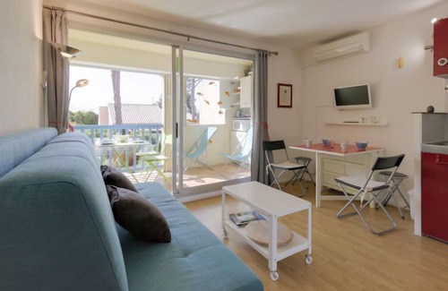 Bandol Apartment | le Clos des Lavandes by Interhome