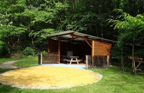 Le Fay Ski Chalet | LE FAY: Chalet (Loriot) on the edge of a pond in the heart of nature