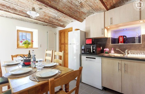 Entremont-le-Vieux House | LE Fenil DES Rigauds