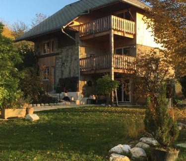 Saint-Girod House | Le Gîte de l'Antre Lacs