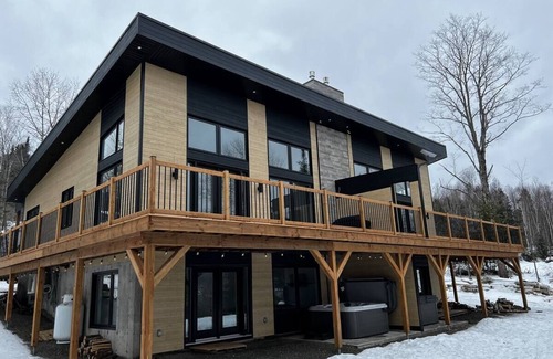 Pohenegamook Ski Chalet | Le Gamook - Chalet with lake view