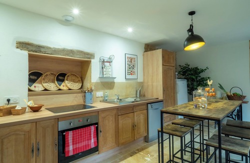 Monpazier House | Le Gentil Coquelicot, all the charm of an old, tastefully renovated house.