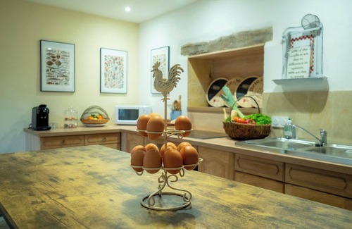 Monpazier House | Le Gentil Coquelicot, all the charm of an old, tastefully renovated house.