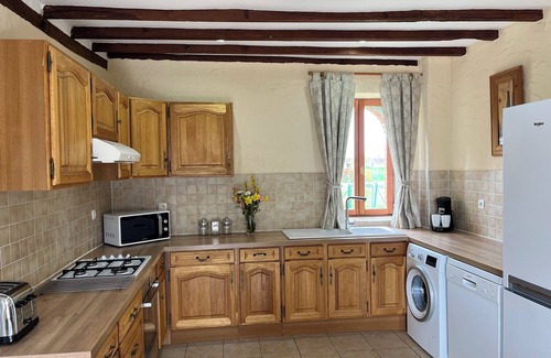 Cussay Cottage | Le Grebe - Luxury 4 bedroom holiday home with heated pool in the Loire Valley