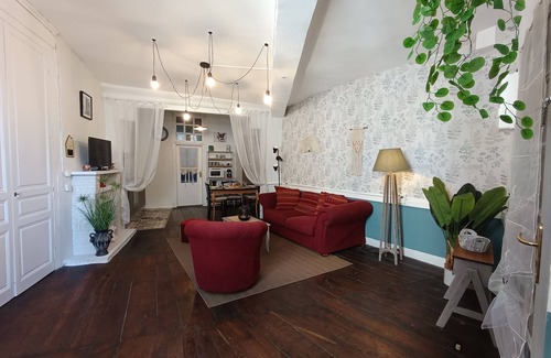 Saint-Leonard-de-Noblat Apartment | Le Liberté, private apartment