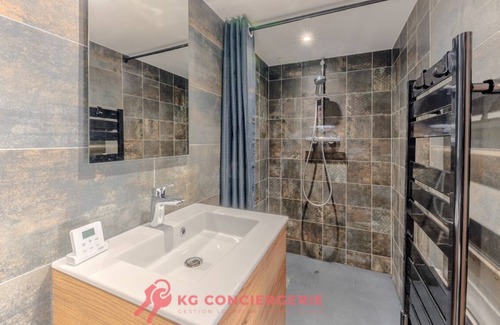 Saint-Pierre - Rene II - Bonsecours Apartment | Le Loft D'edouard, un Cocon Citadin