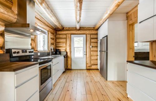 St-Adolphe-d'Howard Ski Chalet | Le log home - Locations du sommet