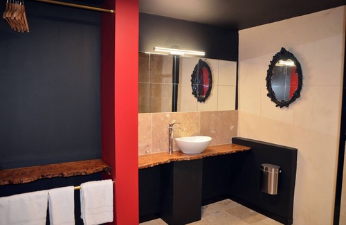 Saint-Savin Hotel | Le logis de l'abbaye de Saint Savin