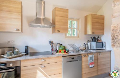 Montepilloy House | Le logis de la tour