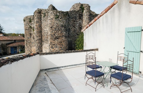 Les Chatelliers-Chateaumur House | Le logis du vieux Donjon, 10 min from Puy du Fou