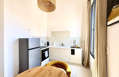 Cadereau Apartment | Le Luma, Spacious 2 bedrooms, fully equiped, A/C