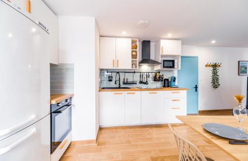Guingamp Apartment | Le Lumineux 3 chambres-Parking-Centre