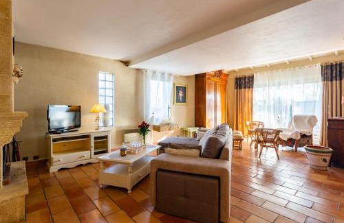 Montfrin House | Le Mélomane - Maison climatisée avec jardin clos