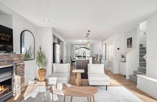 Silverado House | Le Mardi| Fire Pit | Fenced Backyard | AC