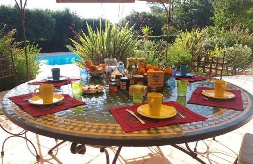 Trans-en-Provence Bed & Breakfast | LE MAS DES TARENTES Chambres d'hôtes