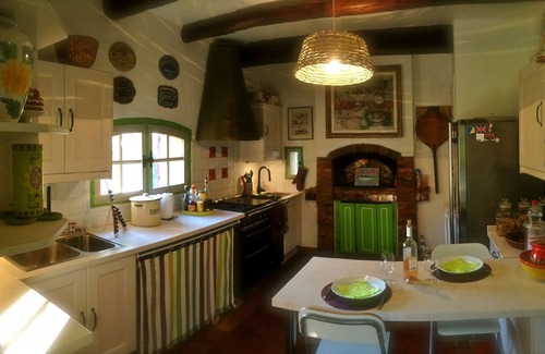 Simiane-Collongue Hotel | Le Mas Du Philosophe, Large Traditional Villa in Provence.