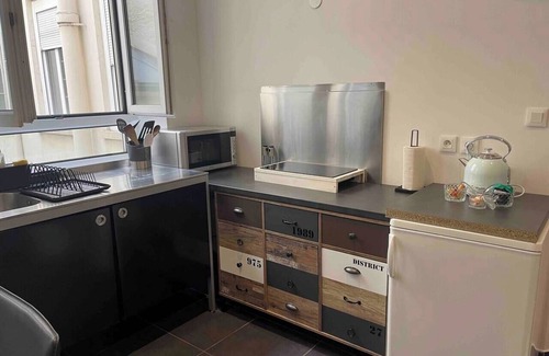 6th Arrondissement Apartment | Le Masséna d'Or: Quiet, Metro + Parc Tête D'or