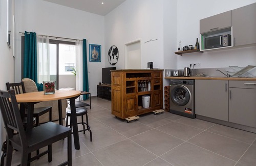 La Joliette Apartment | Le Mazenod - Appartement avec balcon à la Joliette