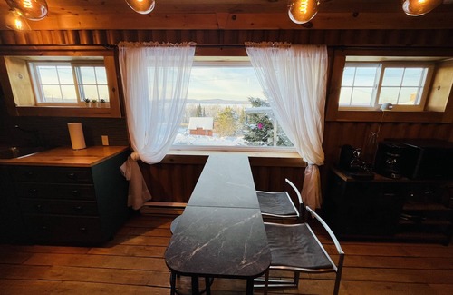 Nominingue Ski Chalet | Le Merisier, Chalet Authentique et Rustique