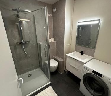 Merignac Apartment | LE MONET studio proche Bordeaux avec balcon wifi & place de parking privé prox tram et Aéroport