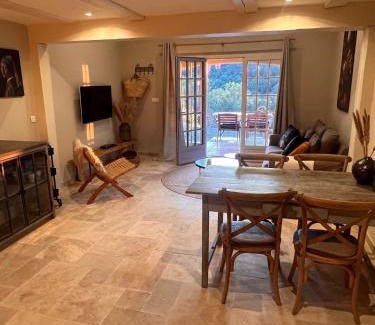 La Garde-Freinet Apartment | Le Mouron Rouge
