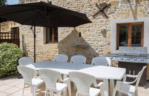 Les Alleuds Cottage | Le Noyer - Gites de Chaignepain (Sleeps 8)