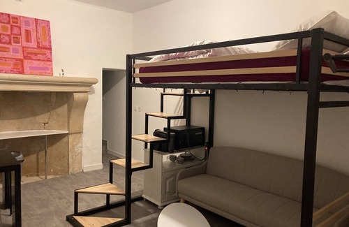 Agen Apartment | LE ONE, Studio in the heart of Agen, fireplace