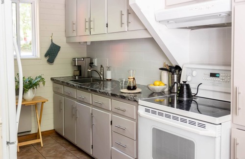 Orford Ski Chalet | Le Paresseux - 5 min to Mount Orford, 2 minutes away from Ski Orford, fully equipped cottage