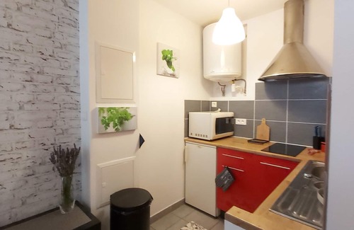 Villefranche-de-Rouergue Apartment | Le Petit Saint-Georges 2*: renovated, fully-equipped studio at the foot of the collegiate church