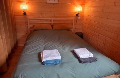 Saint-Dalmas Ski Chalet | Le petit chalet