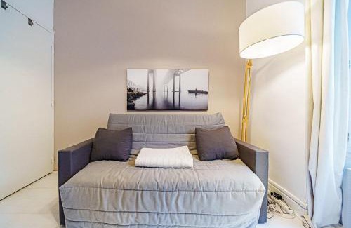 8th Arrondissement Apartment | Le petit Delore - Studio 2 personnes - Lyon 8