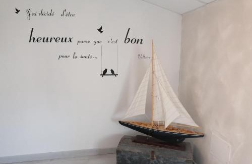 Gemozac House | Le petit Radieux