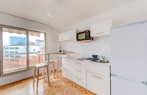 Cœur de Ville Apartment | Le philosophe - La Défense/Wifi/Parking