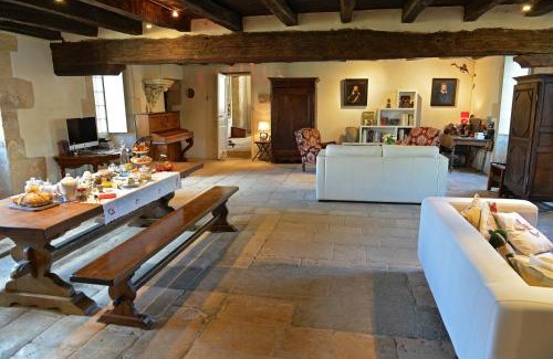 Azay-le-Brule House | Le prieuré Saint Barthélémy