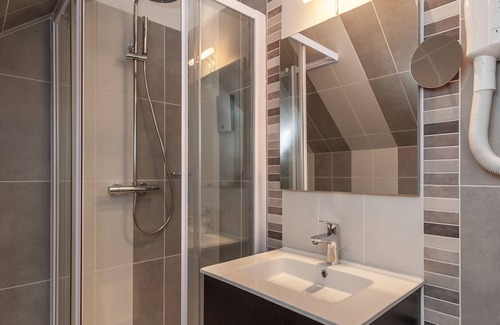 Mezangers Hotel | Le Relais Du Gué De Selle