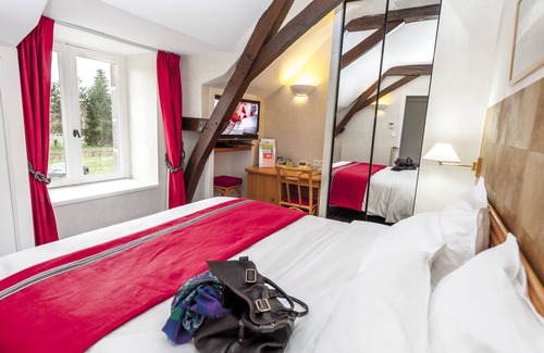 Mezangers Hotel | Le Relais Du Gué De Selle