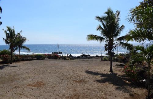 Flic-en-Flac Apartment | Le Rocher Sea Front Villa