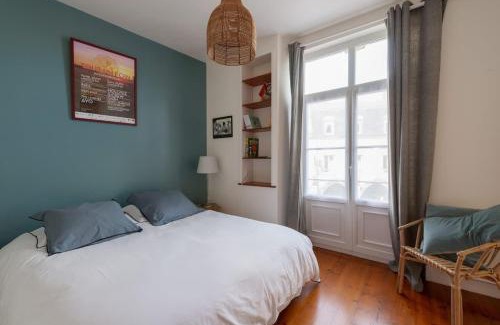 Carentan Apartment | LE SCENARIO - Appt city center with parking