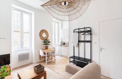 Noailles Apartment | Le St Fée - Apartment with wet room