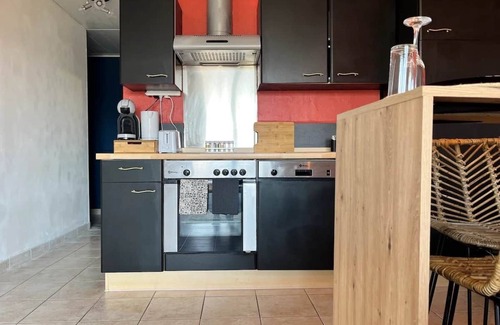 Grand Clement Apartment | Le Strada: box/climate & streetcar 5min away